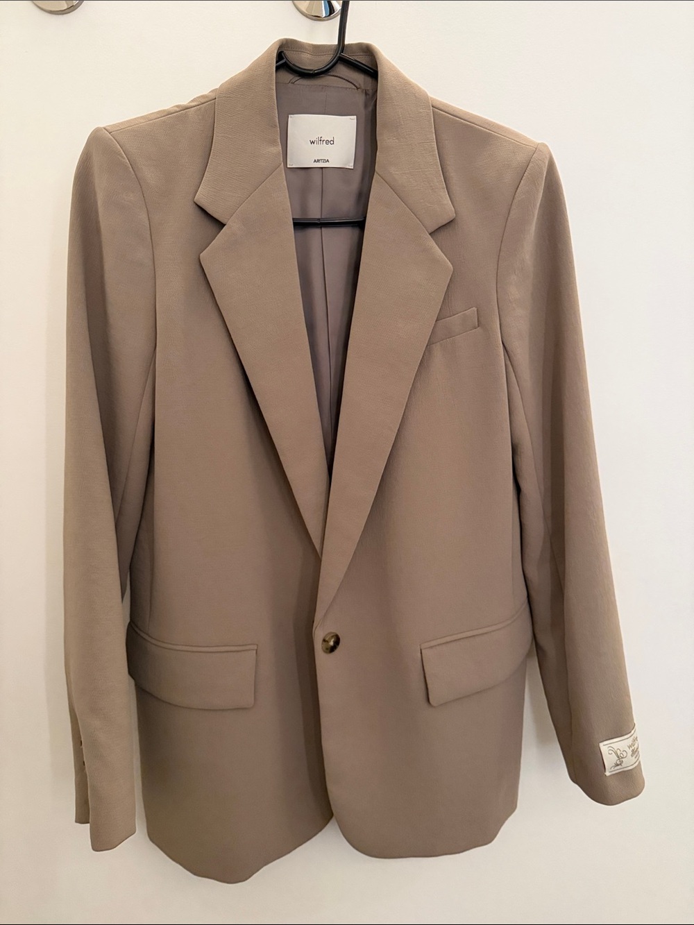 Aritzia - Generation Blazer and Effortless Pants in Crepette in Nomad Taupe - Picture 3 of 12